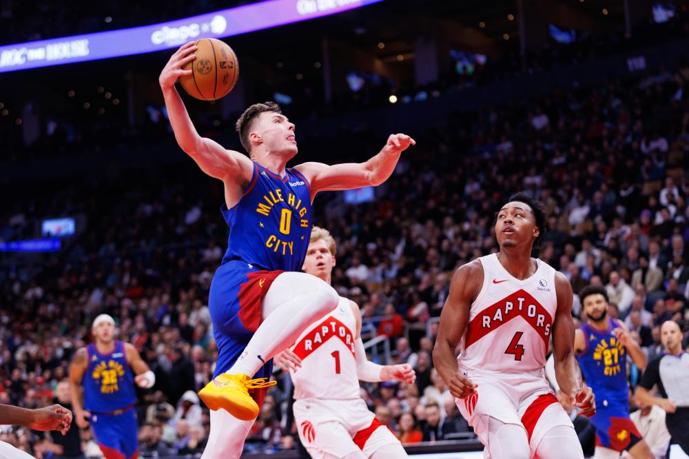 她不断改进 她不断改进