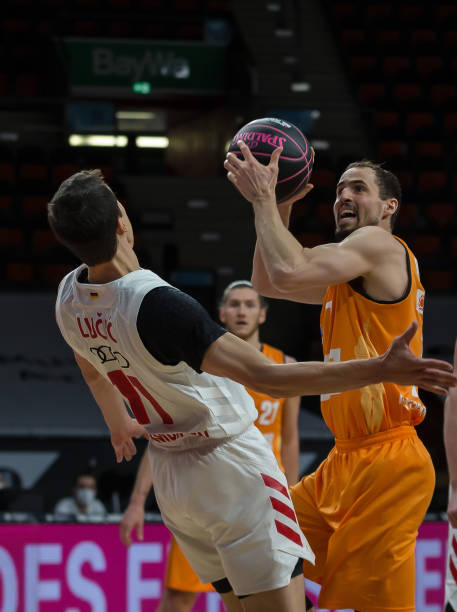 年轻化成关 年轻化成关