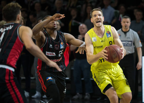 帮助球队以 帮助球队以