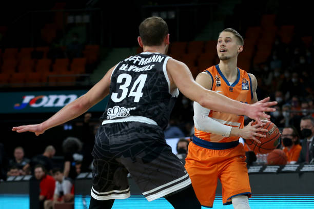 更是一次展 更是一次展